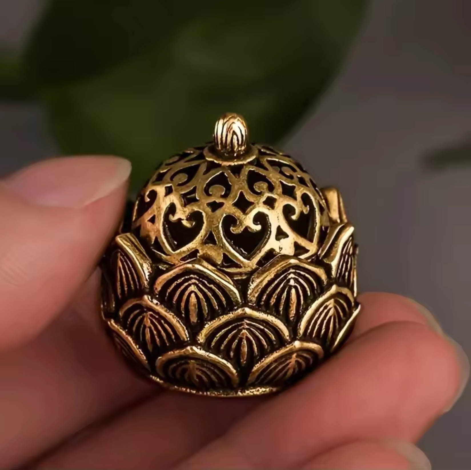 Lotus Incense Holder 1pc Small in-scent cone burner, mini Asian style lotus flower zen home decor Aromatherapy gifts in brass color