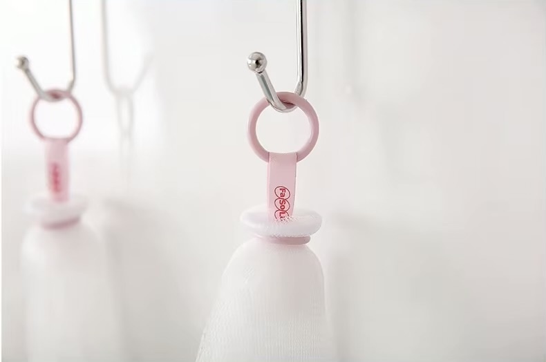 Japan Soap Foaming Net       Cleansing Bath shower face body wash soaps Blister bubble bath mesh nets Home accessory in white with pink bathing washing tool Bathroom accessories