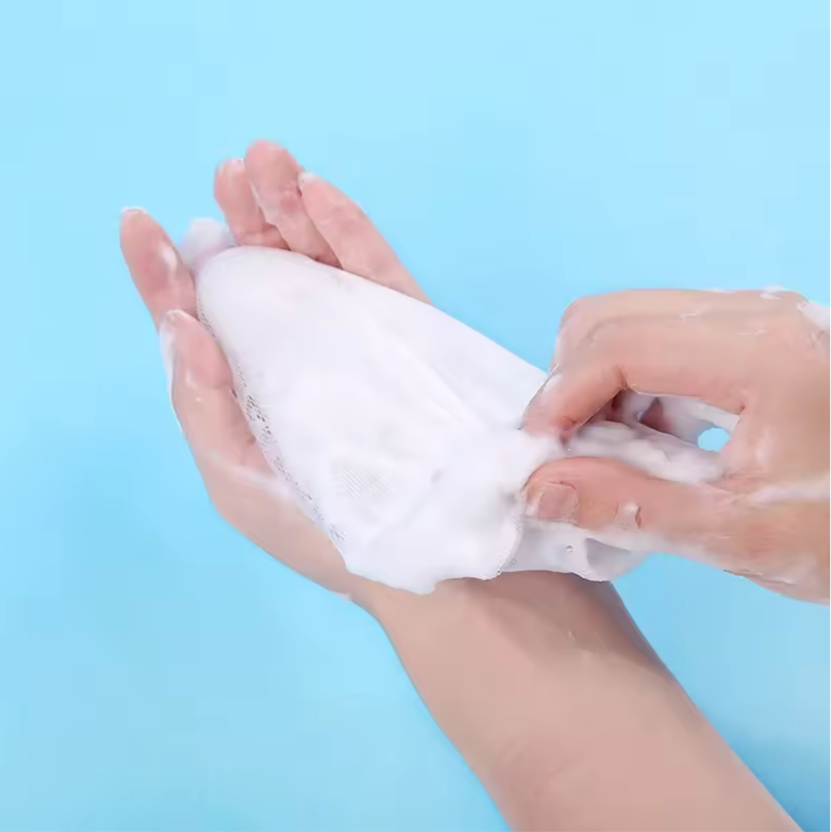 Japan Soap Foaming Net       Cleansing Bath shower face body wash soaps Blister bubble bath mesh nets Home accessory in white with pink bathing washing tool Bathroom accessories