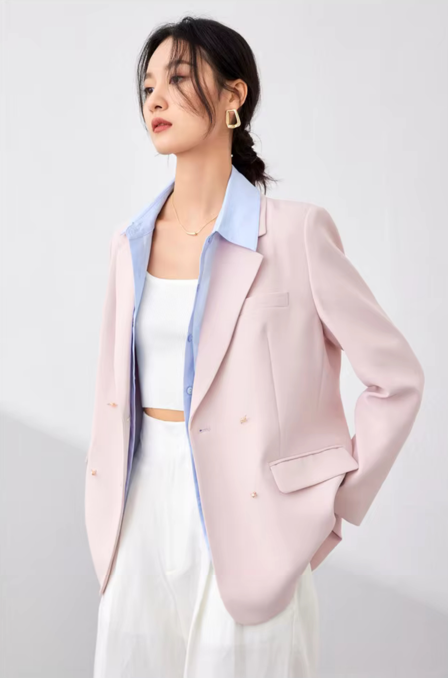 Notch Blazer Jacket    Women’s Elegant formal turn-down notch collar Wide-waisted loose fit double breasted close patch banded chest pocket long sleeves with three barbed-wire fence-wire style button cuffs flap pockets back hem slit Female Outerwear for woman in light pastel pink Office Lady womens wfh workwear suit Jackets petite-, plus-, size outwear  #M41X54182X