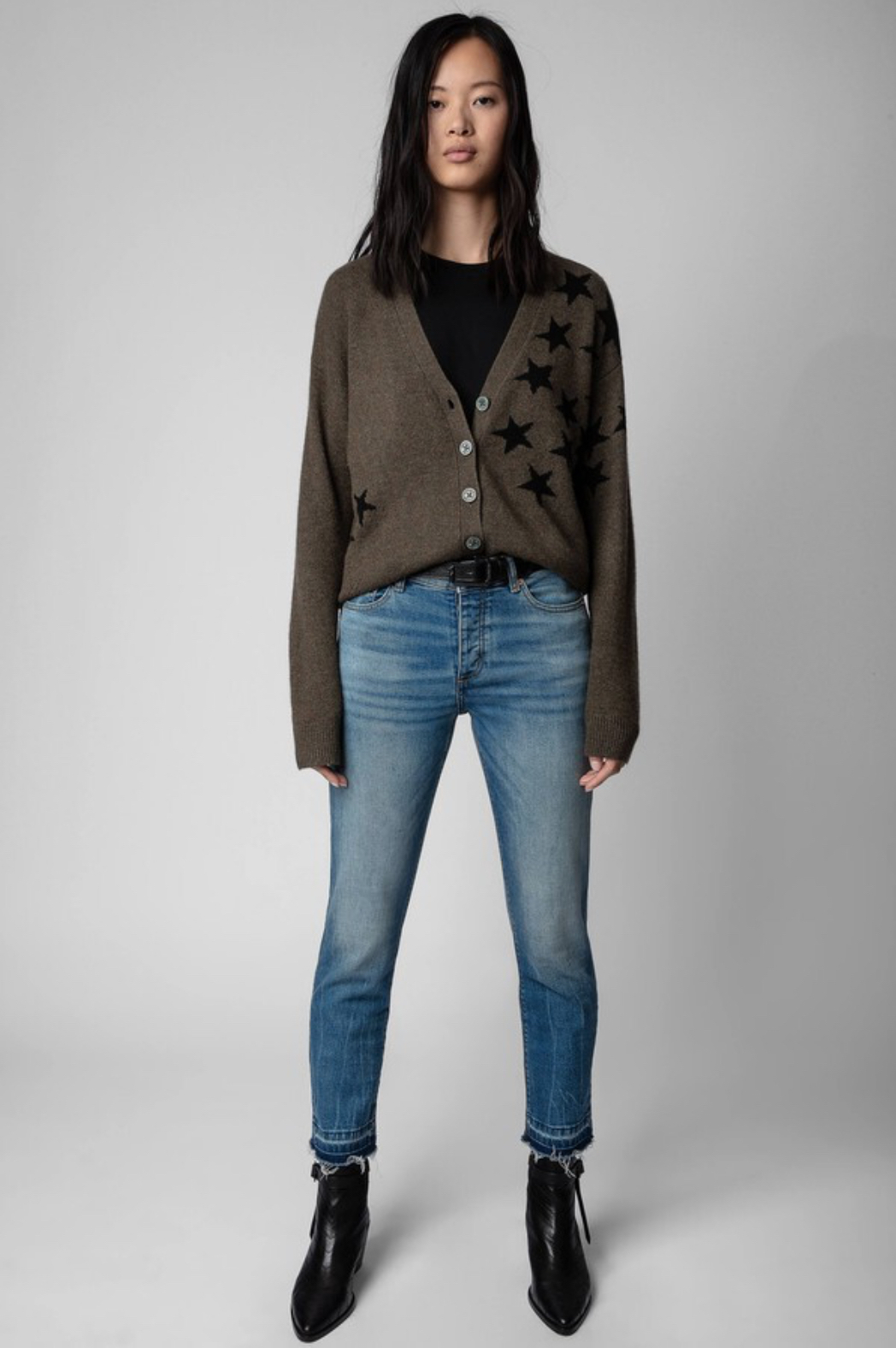 Mirka Stars Cashmere Cardigan   miteigi Women’s office workwear French look ZADIG & VOLTAIRE Style Bird Embroidery Special Knitted Star Hanging Wool Pattern v-neck button closure long sleeves ribbed hem Cardigans for woman in rustic greenish brown with black stars Spring summer Fall autumn womens Vintage woolen Sweaters fashion season