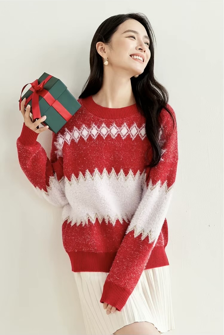 Crewneck Splice Sweater    Women's loose Argyle knit crew neck long sleeves sweater for woman in red and white Warm Christmas Winter womens spliced knitwear round O-neck petite-, tall-, plus-, size striped Pullovers #W44E57266