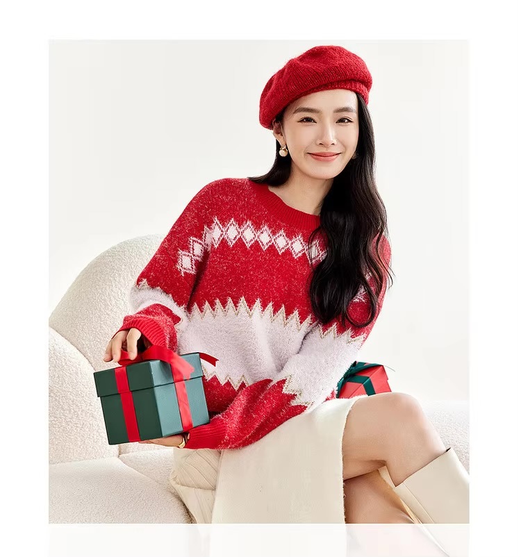 Crewneck Splice Sweater    Women's loose Argyle knit crew neck long sleeves sweater for woman in red and white Warm Christmas Winter womens spliced knitwear round O-neck petite-, tall-, plus-, size striped Pullovers #W44E57266