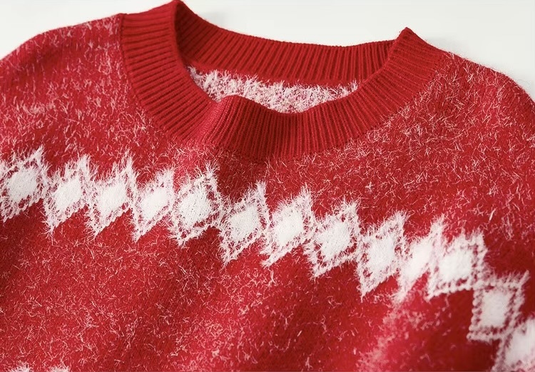 Crewneck Splice Sweater    Women's loose Argyle knit crew neck long sleeves sweater for woman in red and white Warm Christmas Winter womens spliced knitwear round O-neck petite-, tall-, plus-, size striped Pullovers #W44E57266