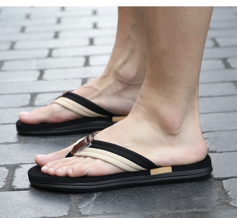 Soft Flip-Flops in Black cream