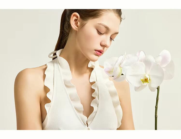 Women’s woman womens petite-, tall-, plus-, size Conservative Korean style retro lace trim One Piece Sexy sleeveless neck tie-up high rise waist backless ruffled ruffles hot spring soaking Bandeau Monokini holiday vacation getaway BeachWear Swimsuit Bathing Suit Swimwear in white