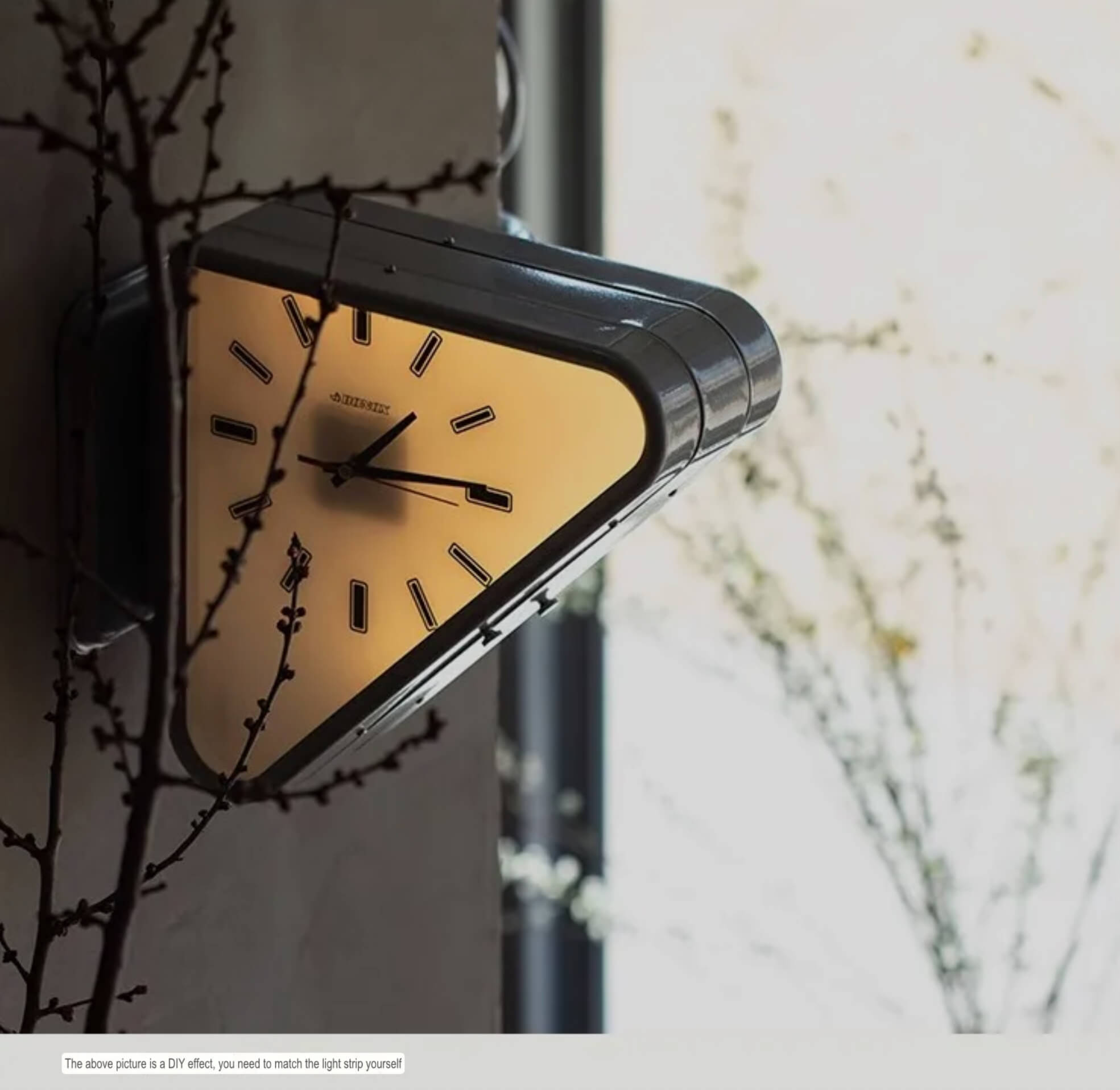Retro classic vintage style Japanese Metal Wall Nordic Creative Living Room Design Corner strip light battery Double-sided Clocks Home Decor in black