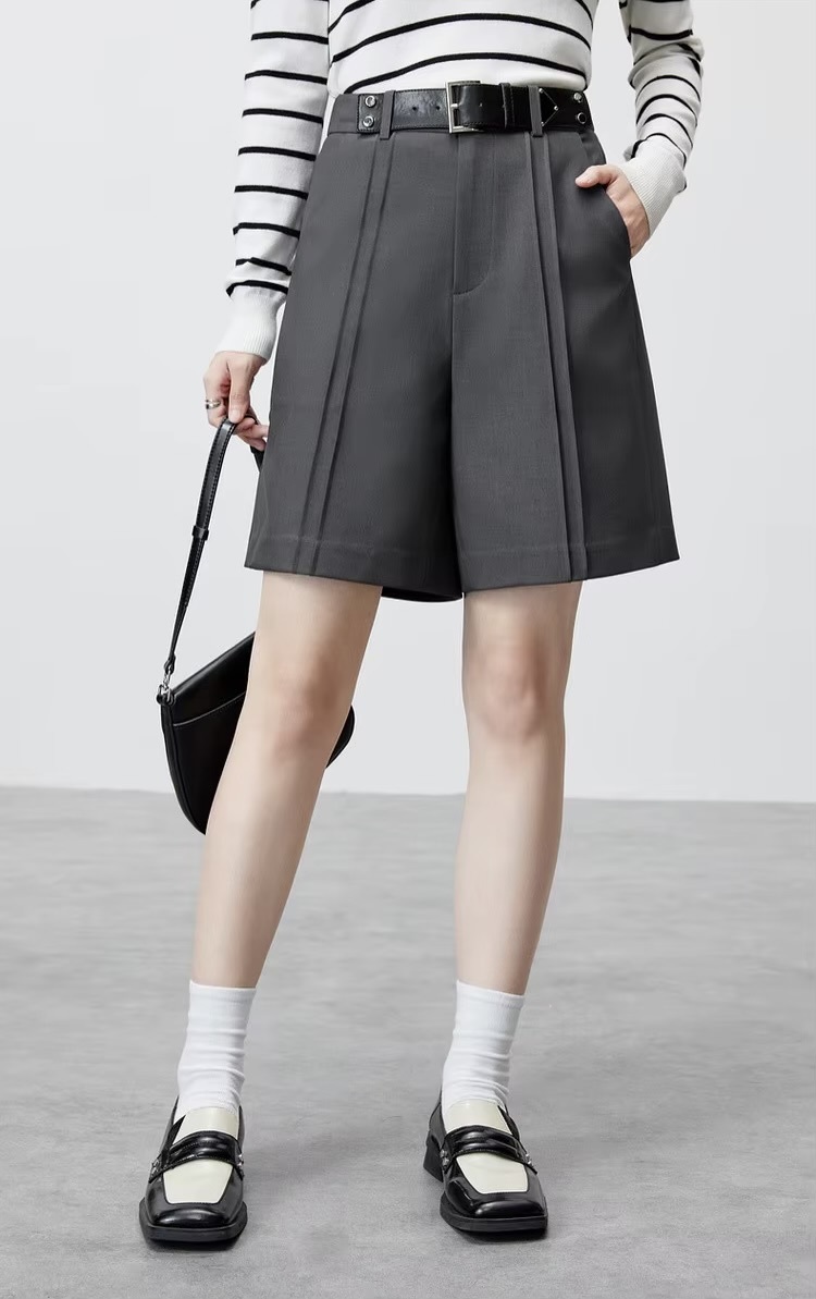 Casual Short Pants   Women’s knee length pleated zipper latch close high rise elastic waist Pant with leather belt and slant pockets  for woman in Gray womens Office Lady wfh workwear petite-, tall-, plus-, size closure straight loose fit Fashion Trousers grey pleats shorts #143K55653