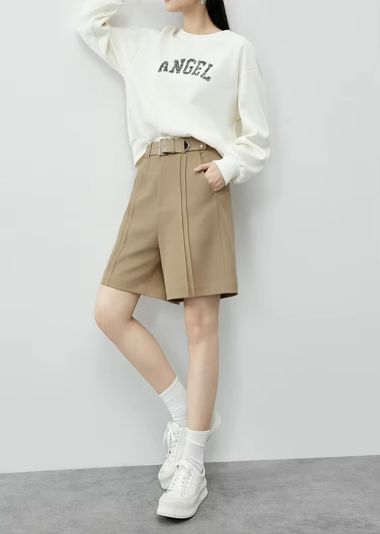 Casual Short Pants khaki   Women’s knee length pleated zipper latch close high rise elastic waist Pant with leather belt and slant pockets  and back slit slant pocket for woman Office Lady womens wfh workwear petite-, tall-, plus-, size closure straight loose fit Fashion Trousers tan light brown pleats shorts #143K55653