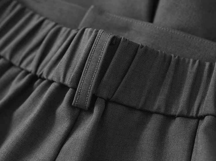 Casual Short Pants   Women’s knee length pleated zipper latch close high rise elastic waist Pant with leather belt and slant pockets  for woman in Gray womens Office Lady wfh workwear petite-, tall-, plus-, size closure straight loose fit Fashion Trousers grey pleats shorts #143K55653