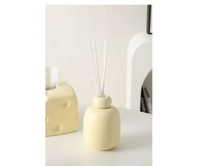 Aroma Diffuser Bottle with Sticks   Room Decor Home Empty Room Fragrance Perfume Diffusers Stick Bottles in Light Yellow