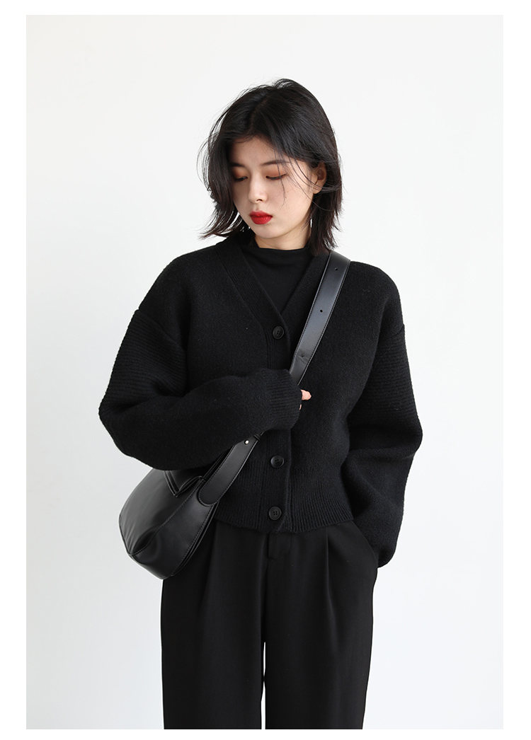 V-neck Cardigan Sweater Women’s Short Ribbed Outerwear Single Breasting Korean Fashion Leisure Lazy Wind Winter Knitting Thicken Coat Cardigans Sweaters for Woman in Black