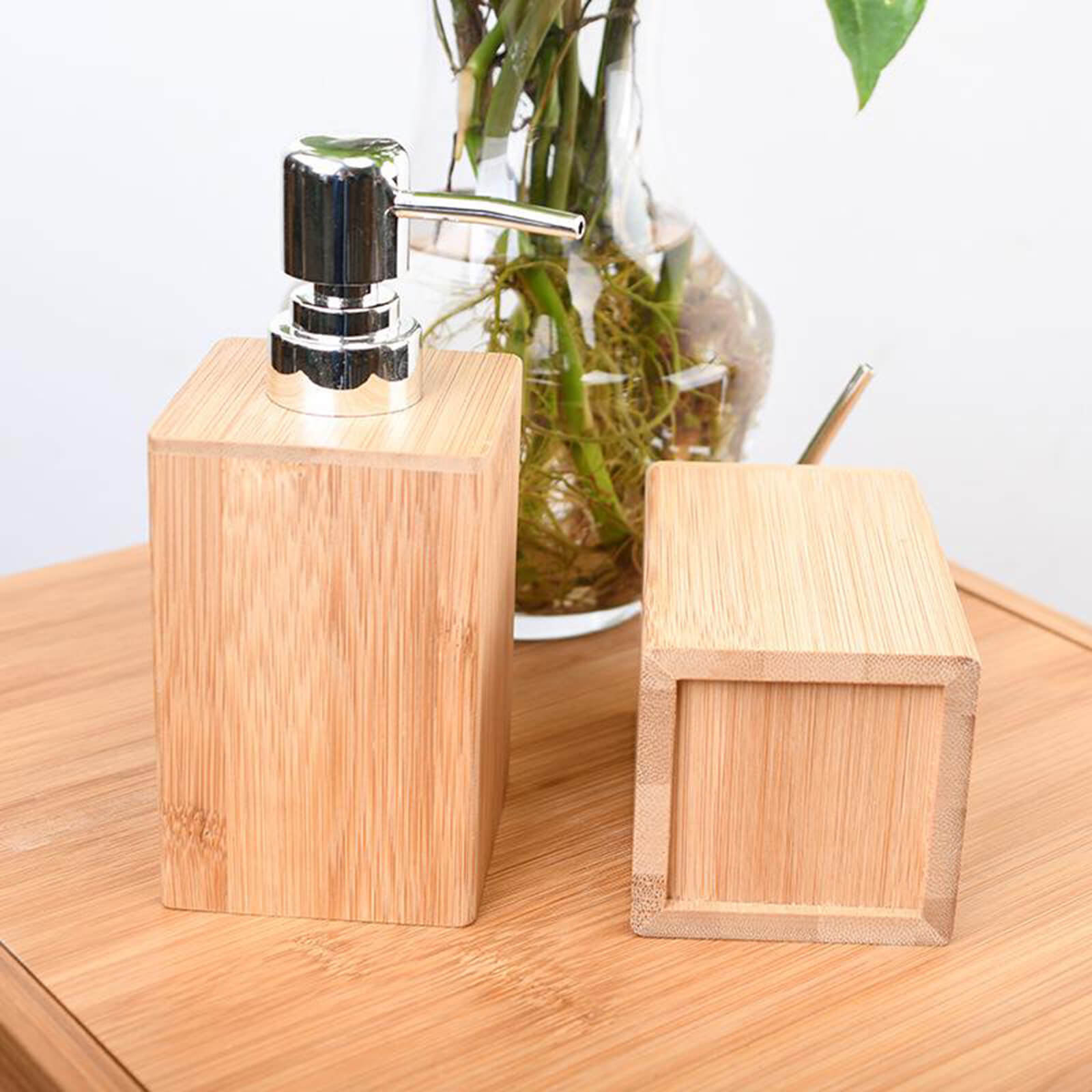 Empty Wooden Soap Dispenser 7oz Countertop Soap Pump Bottles Shower Gel Containers Bathroom accessory dispensers Wood bath hand wash cleaning accessories in natural light wood color