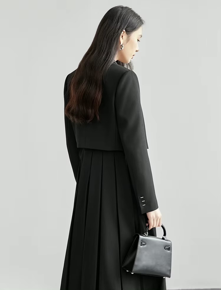 Crop Blazer   Women’s straight notched turn-down collar neck long sleeves with triple (3 three) button cuffs cropped single button blazers for woman Office Lady wfh workwear womens Spring outwear Fashion evening party petite-, tall-, plus-, size outerwear Jackets in black #151X57379