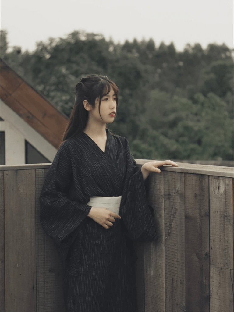 Women’s woman womens Traditional Japanese Fashion Kimono Yukata loungewear Bathrobe with Belt Geisha Samurai Cultural Streetwear Perform Photoshoot Carnival cosplay Festivals in black