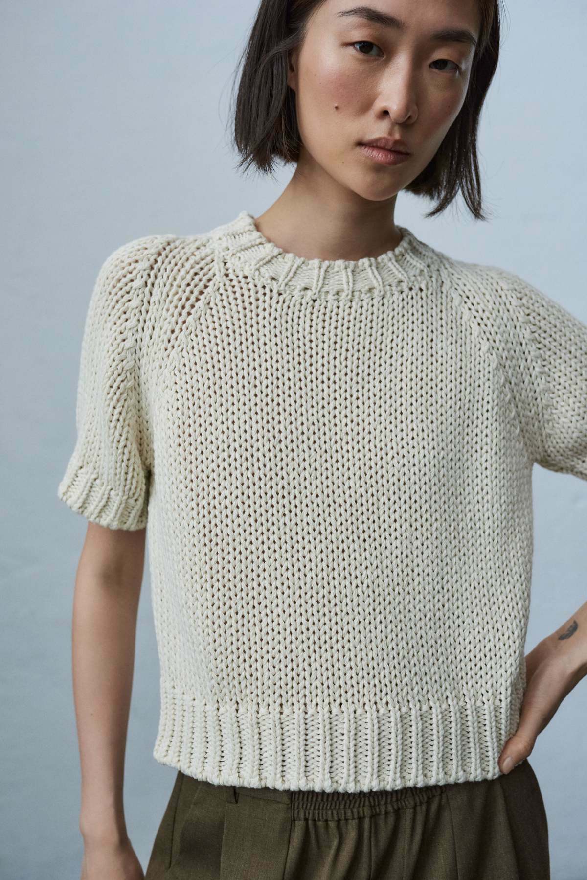 Short Sleeve Sweater white sand   Women’s Spanish Cortan@ Cropped Early Spring Transition Short-Sleeves Comfortable women’s Crochet Knitted Cotton-blend Ribbed Band hem womens Crewneck round o-neck workwear Sweaters Vests for Woman