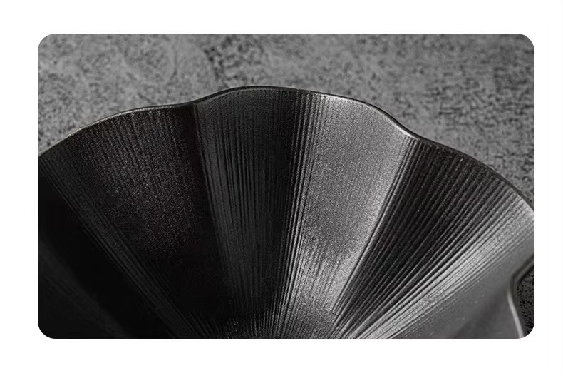 Flower floral Shaped Ceramic Fruit Salad Dried Fruit Plate Candy Pasta Plates Striped Storage Bowls Kiln Changes Restaurant Specialty dinnerware serveware in black
