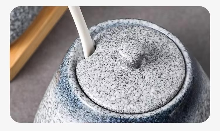 Vintage Ceramic Seasoning Jar with Lid Spoon Set Creative Salt Sugar Pepper Powder Jar Pig Oil Tank Kitchen Creative Seasoning Tools In multi merle Gray grey color