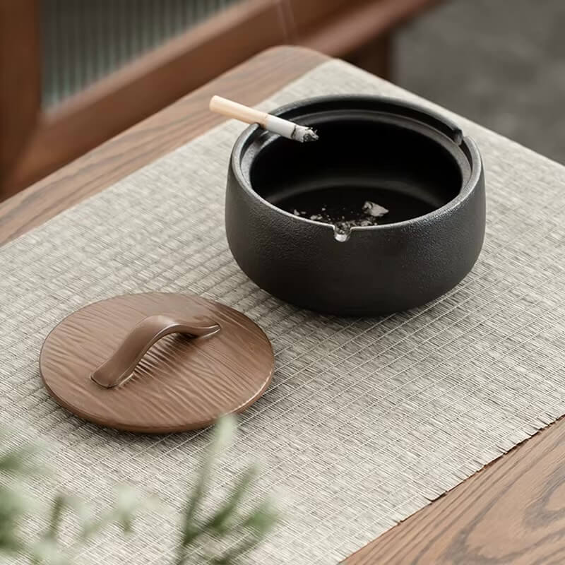 Ceramic Ashtray with Lid Personality Trend Anti-fly Ash Ashtrays Living Room Office Ash Fruits, nuts dates food snacks Storage Box Home Decoration Indoor Outdoor Ash Tray For Home in black, wood