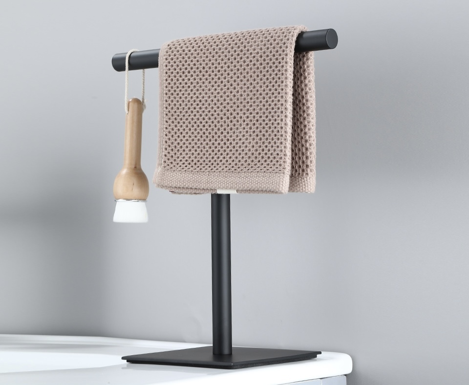 Free-Standing Towel Rack    Movable Hand Holder paper towels holders 304 Stainless steel bath stands Bathroom linen face cloth hangers Vanities countertop vanity linens display organizers racks in black color
