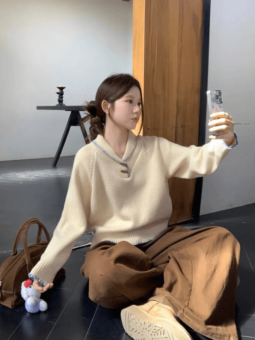 Women’s woman womens Loose long sleeves knitwear Autumn Fall Winter Spring turn-down duffle button-up Doll Collar tall-, plus-, size color block Casual Korean Sle sweaters in cream beige with blue trim accent color