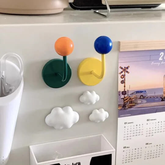 Non perforated magnetic hook for bathroom and kitchen, strong and seamless magnetic suction hook for refrigerator in yellow, green, blue magnets