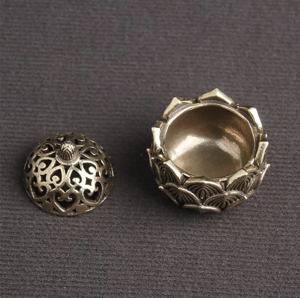 Lotus Incense Burner with Cover Sandalwood Cense Buddhism Home Decor Mini Retro Copper Zen Hollow Out Lotus Incense Sticks Brass burners aromatherapy holders