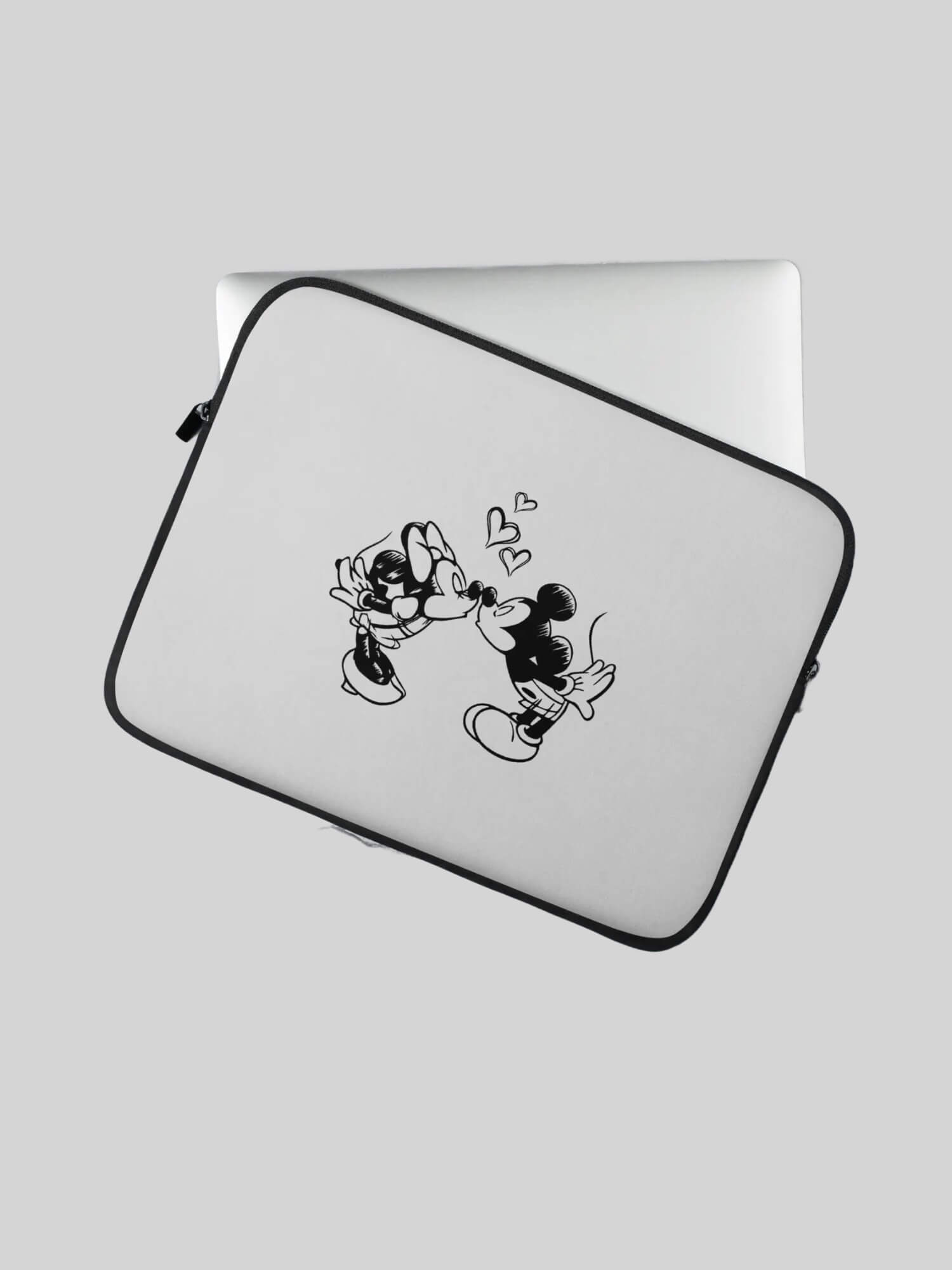 Disney Laptop Sleeve   IT laptops, tablets, iPad padded sleeve covers with zipper closure apple sleeves cases equipment accessories in white with Mickey and Minnie Mouse kissing in black ink cartoon characters prints design