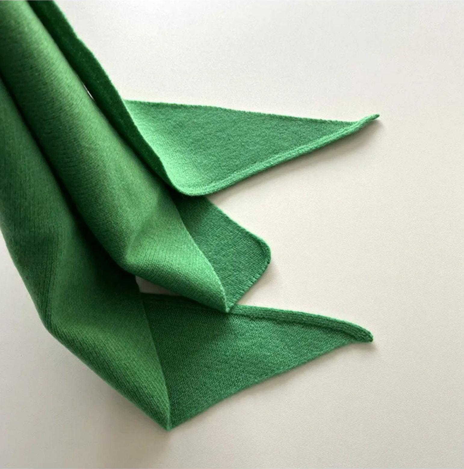 Scottish Wool Scarf    Genderful Unisex anywear Men’s Women’s Light Luxury and Small Crowd Versatile Triangular Woolen Warm mens womens Scarfs Small Square Scarves for Man Woman in green, Autumn Winter Spring season fashion made in Scotland