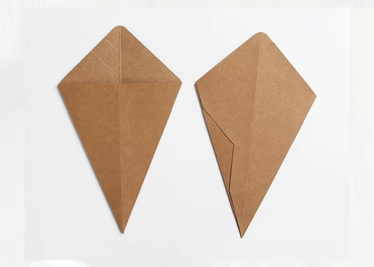 Tabletop & bar 25/50pcs Disposable Paper French Fries snack Bags Holder Cup With Dipping Sauce Deli Cup Paper Cone Snack Cups For Onion Ring Popcorn Serving Pouch Container sundries snacks Tableware Party supplies in natural brown color 25-Piece 50-Piece set supply