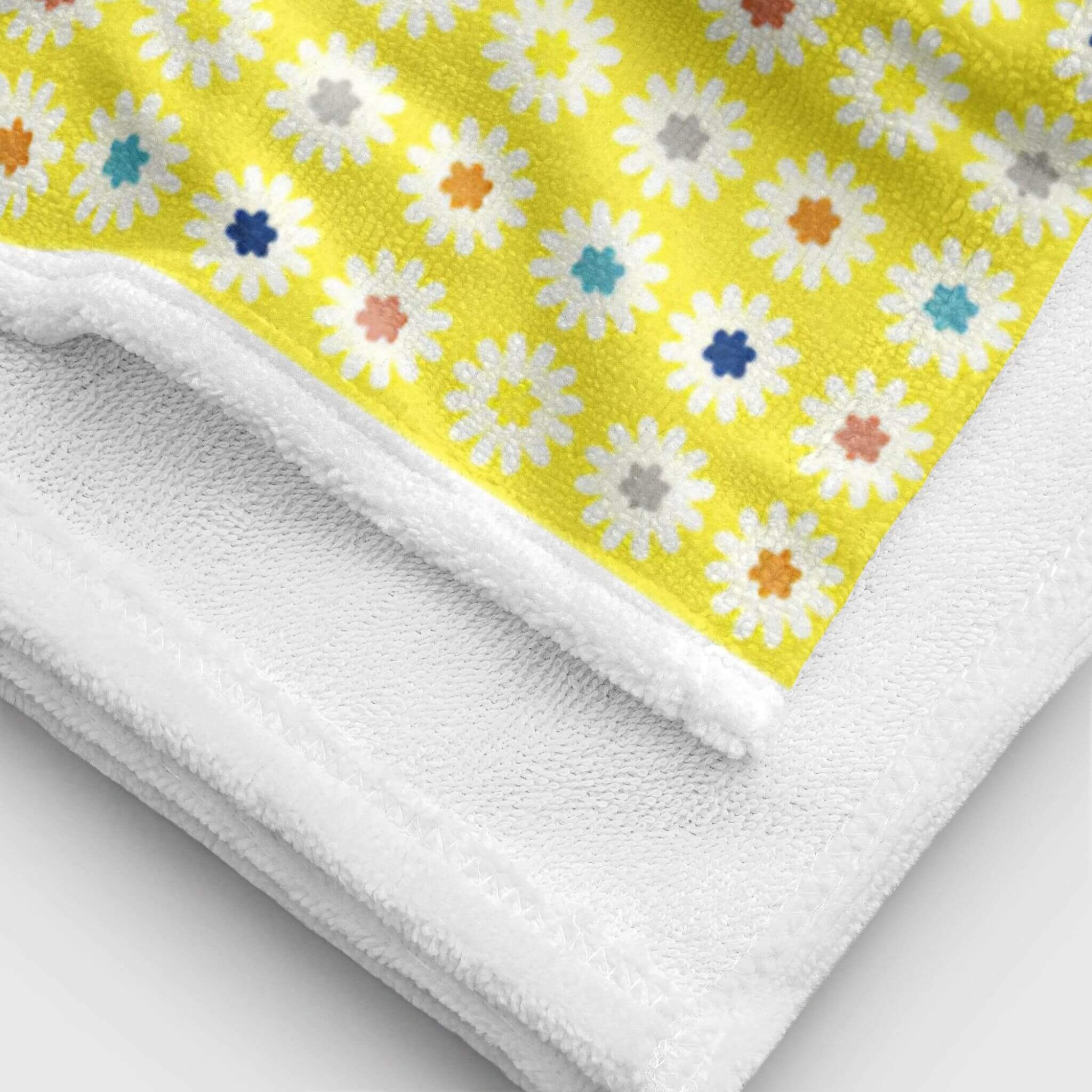 miteigi Daisy Beach Towel yellow miteigi logo Flowers design cotton blend terry fabric floral bath towels 30″×60″ Getaway holiday vacation bathroom linens home decor gifting