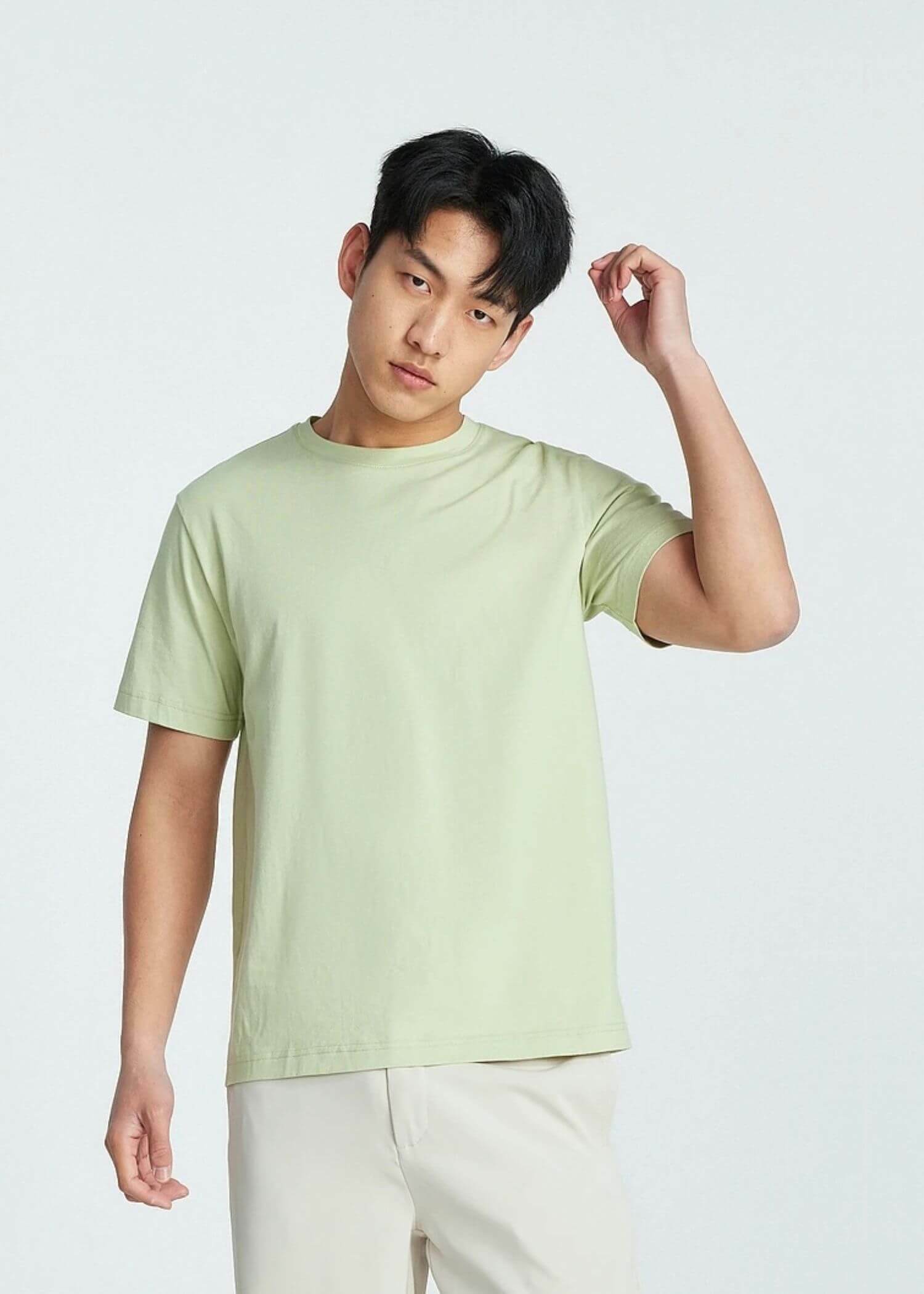 Classic Crewneck T-Shirt green  Men‘s Short Sleeves round crew neck 100% Cotton broadcloth Summer Fashion Comfort Tee Multi Color Tops O-neck T-shirts for man in light-green Mens petite-, tall-, plus-, size Meters bonwe Basic Solid Color High-Quality Brand
