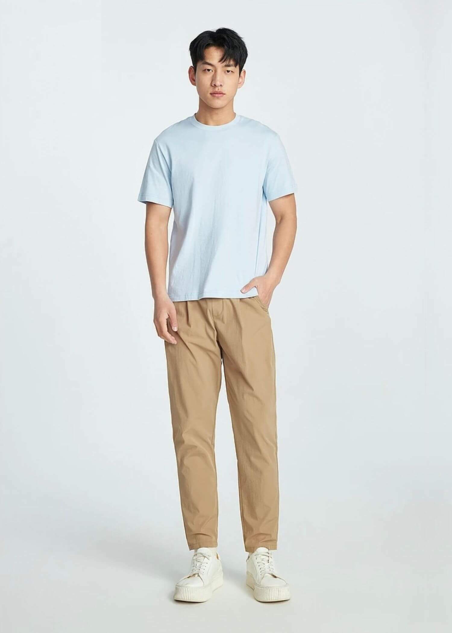 Classic Crewneck T-Shirt blue  Men‘s Short Sleeves round crew neck 100% Cotton broadcloth Summer Fashion Comfort Tee Multi Color Tops O-neck T-shirts for man in light-blue Mens petite-, tall-, plus-, size Meters bonwe Basic Solid Color High-Quality Brand