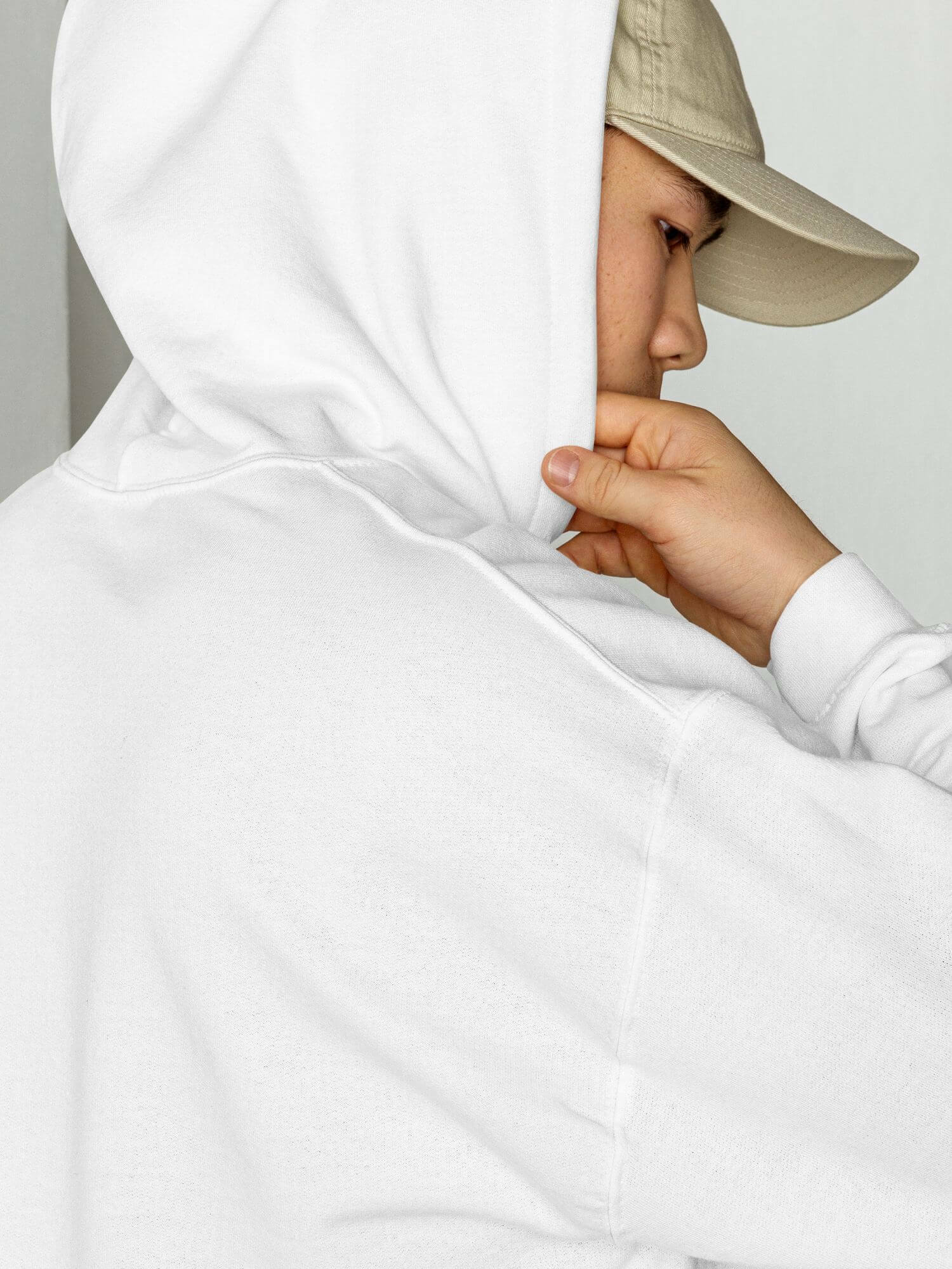 Gildan x miteigi Arch Logo Hoodie white   Unisex Anywear Men’s Women’s long sleeves hooded kanga pouch sweatshirts for tall plus size man woman  miteigi logo-branded in white with platinum red pattern MiteigiYūki fitness gym running sports mens womens sportswear