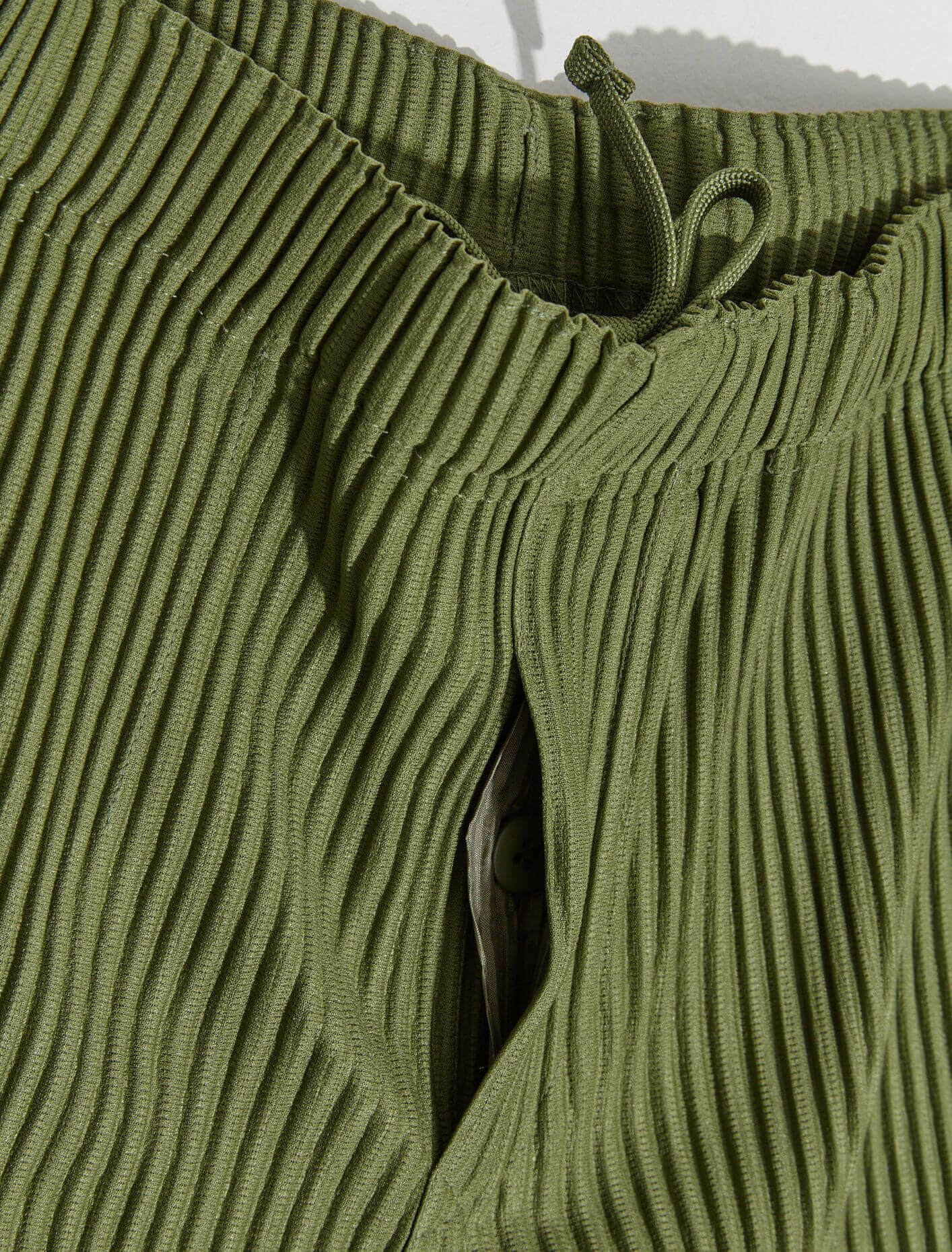 Pleated Straight Pants green   miteigi Miyake Men’s Pencil Cropped Japanese Style Ankle Length mid rise elastic waist with drawcords Joggers for man in forest army-green Mens Streetwear drawstring ankle-length ribbed tall plus size trousers clothing