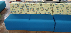 Blue sofa with patterned backrest 54499 (1)