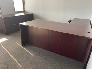 L-Shaped Mahogany Desk 6' x 7'