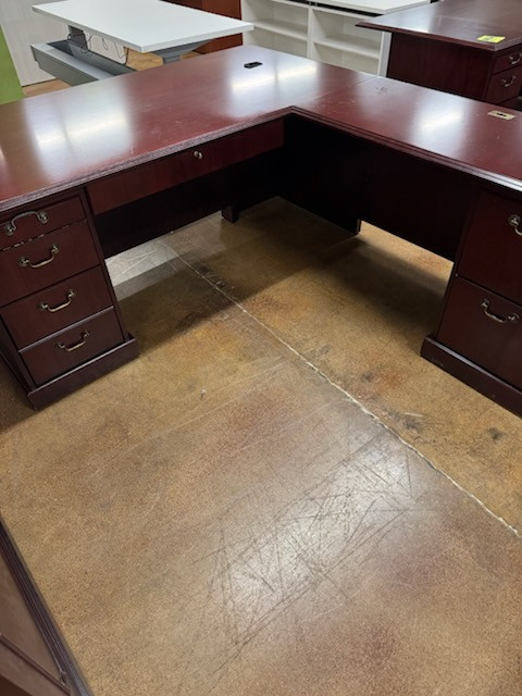 L-Shaped Mahogany Desk 82"x71"