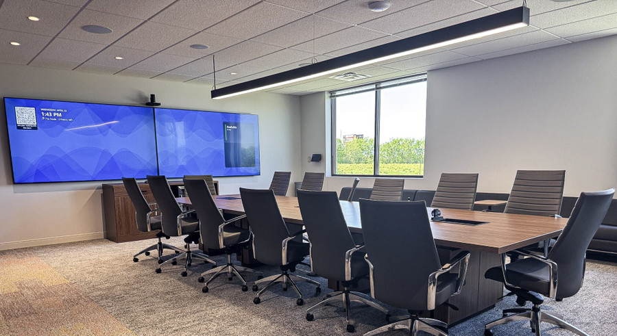 Gateway Fiber training room with modular tables and presentation technology