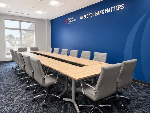 Midwest BankCentre Frontenac executive conference room with reconfigurable modular table