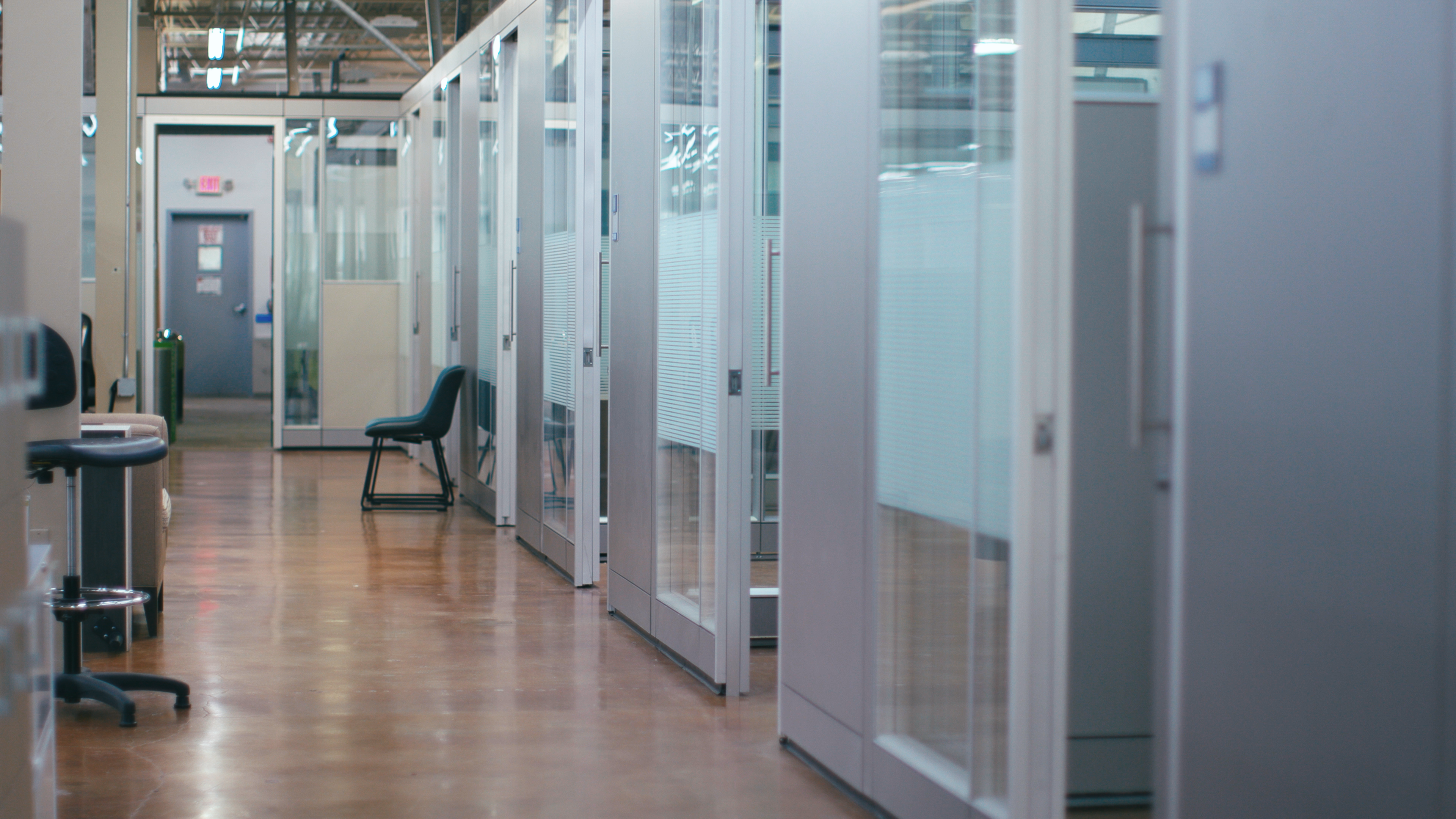 New office seating and furniture layouts in St. Louis showroom