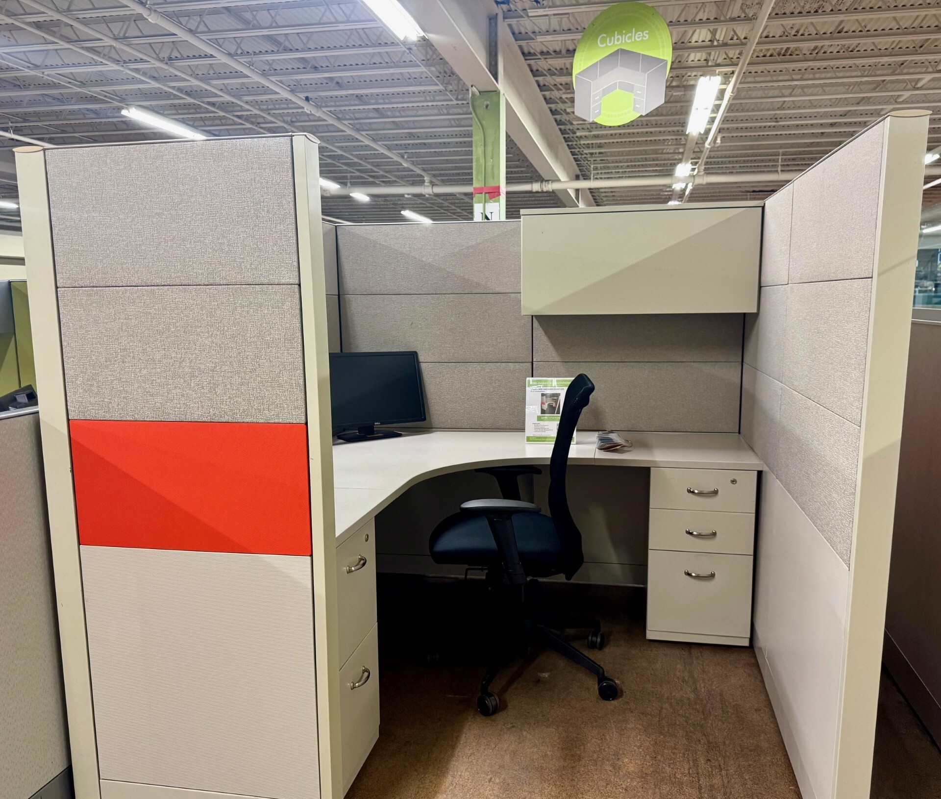 Office cubicles and workstations in St. Louis showroom