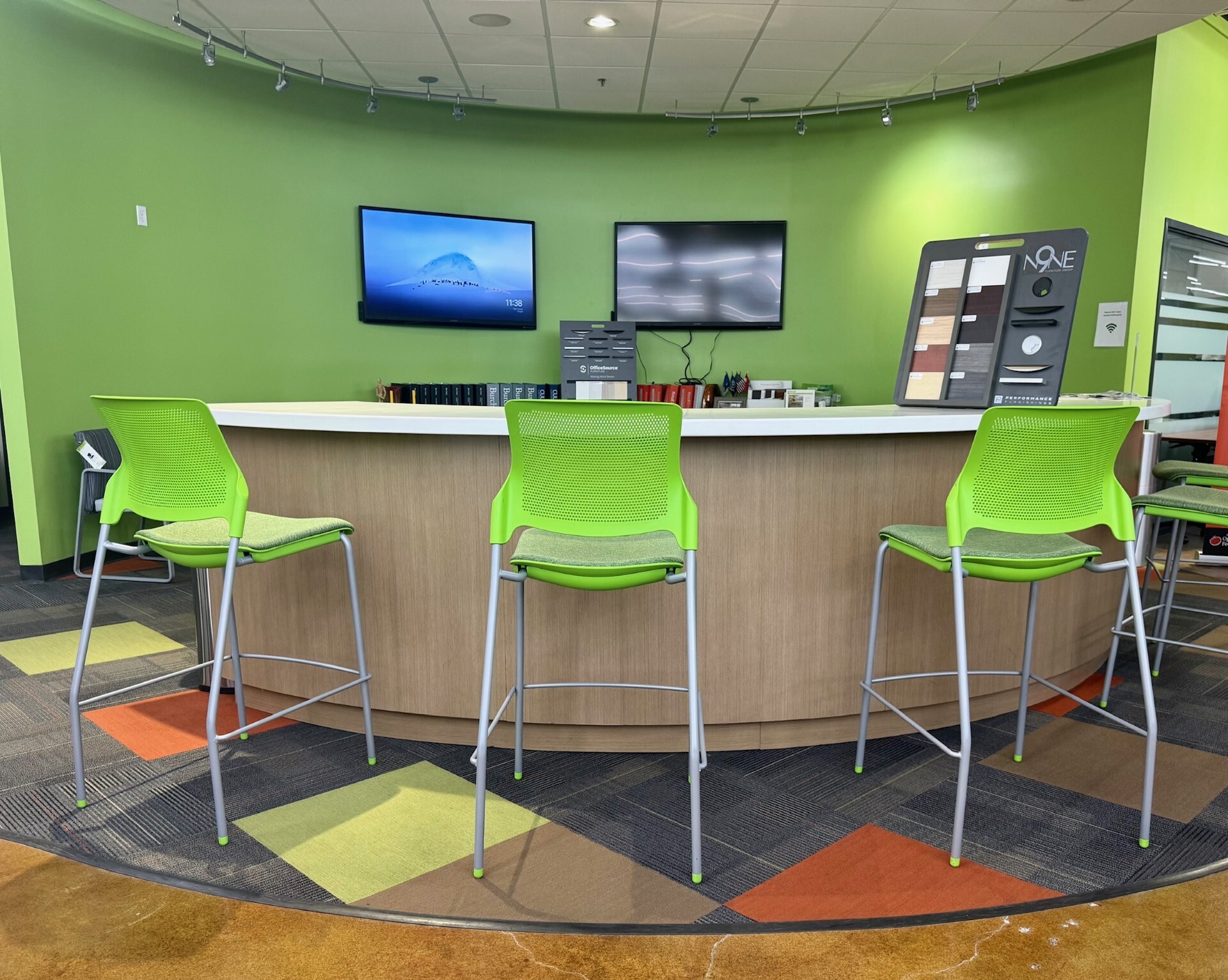 Office design center with finishes and workspace planning tools