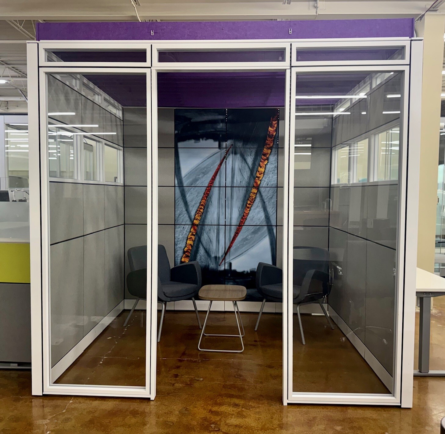 Office meeting pod for private work and collaboration