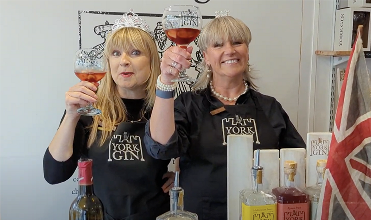 Gin cocktails fit for a queen Gin cocktails fit for a queen