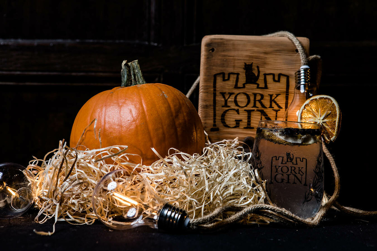 Halloween and Bonfire Night: Trick or Treat Chocolate & Orange, Ghostly Grey Lady and dangerous Outlaw gins Halloween and Bonfire Night: Trick or Treat Chocolate & Orange, Ghostly Grey Lady and dangerous Outlaw gins
