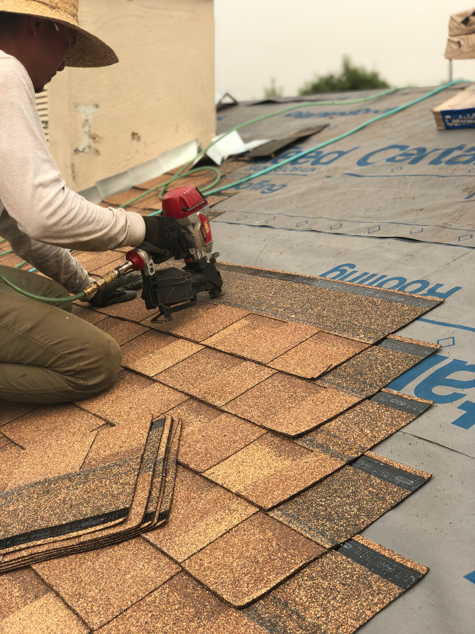 MAX USA SuperRoofer® Roofing Coil Nailer up to 1-3/4