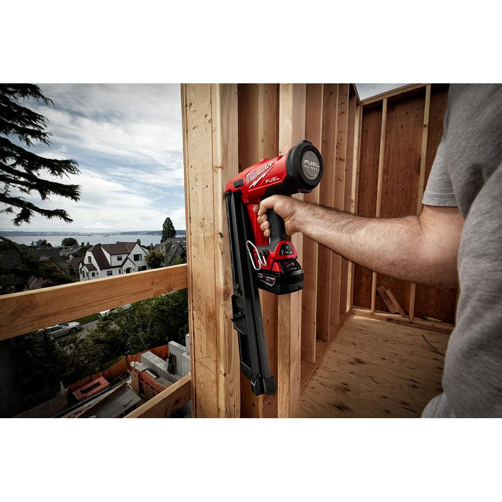 Milwaukee M18 FUEL™ 30 Degree Framing Nailer – Precision & Power