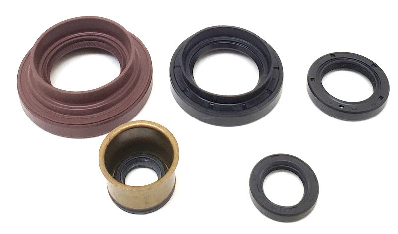 1.3.4.5.7.8.13.14.17。さしみ C59 Transmission Seal Kit - Cobra Transmission