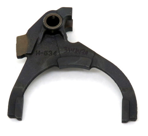 NV4500 Standard Transmission Reverse Fork | Late Top Style And No Detent - 4” Bolt Square Style Top Cover (18931)